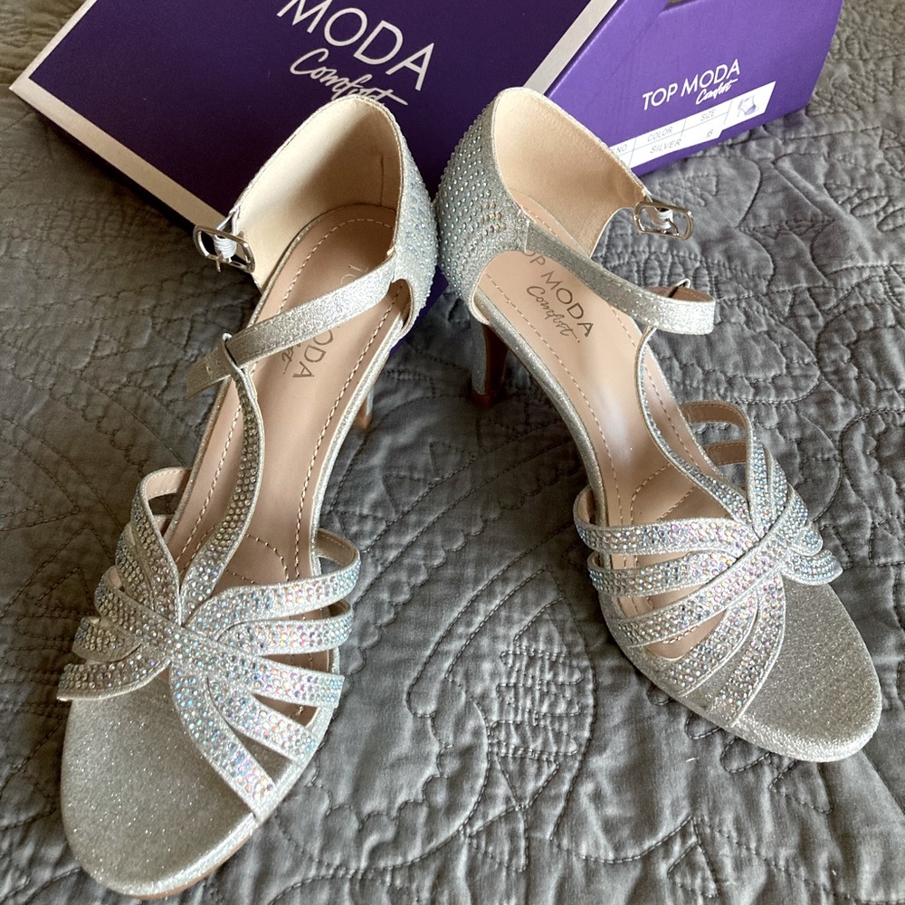 Silver, Formal, Strappy Heel Dress Shoe-size 6.